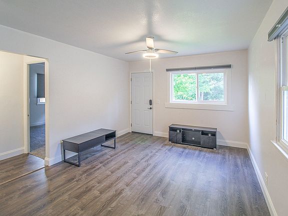 5th image of 3312 Lake St