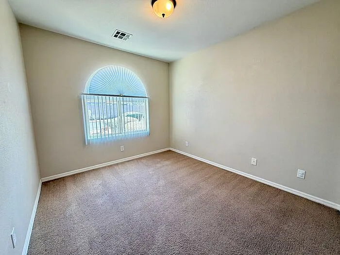 2928 Pitgaveny Ave — Photo 6