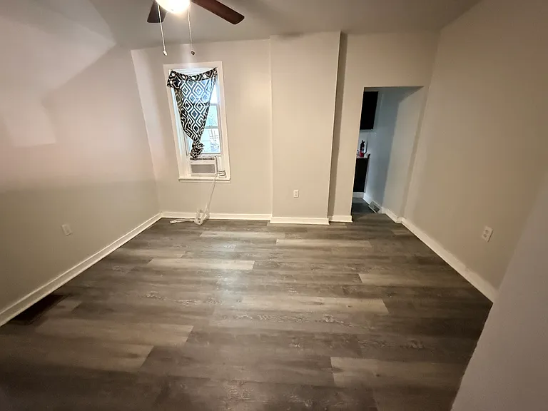 1116 W 2nd St — Photo 3