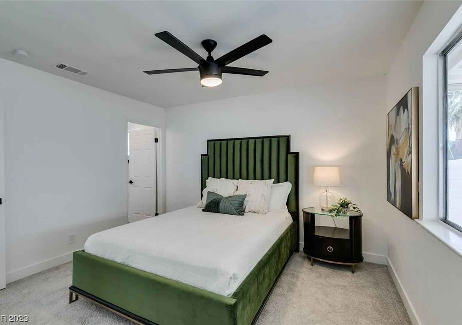 **Coming Soon** Beautifully Remodeled 3 Bedroom Home In Henderson — Photo 4