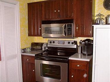 3rd image of 1340 W 32nd St