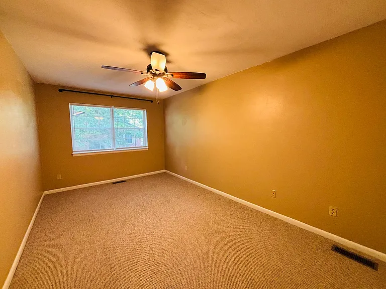436 Marlington St — Photo 8