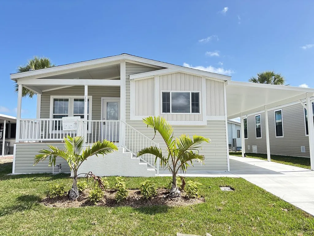 3 bed, 2.0 bath, 1356 sqft, $1,849 — Photo 1