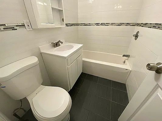 5th image of 1052 Flatbush Ave #2F