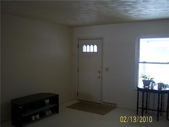2nd image of 418 Park Ln