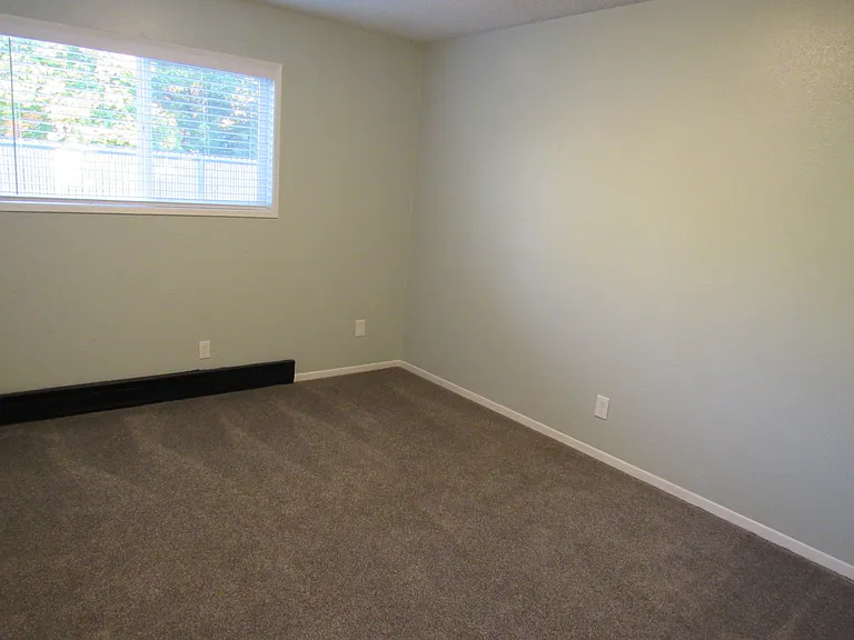 2828 N Julia St — Photo 17