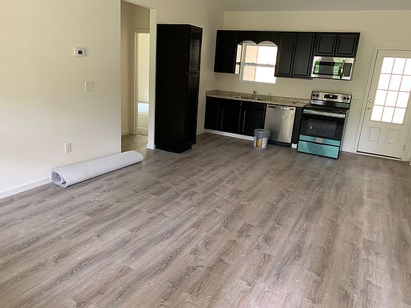 3rd image of 225 Shallowford Dr