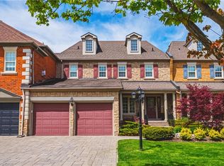 4211 Millcroft Park Dr #19, Burlington, ON L7M 3Y9