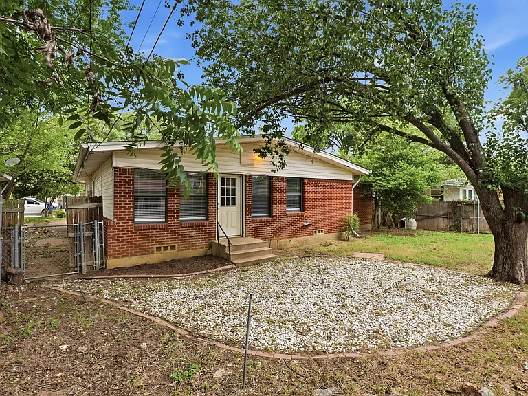 1510 Juanita Dr — Photo 23