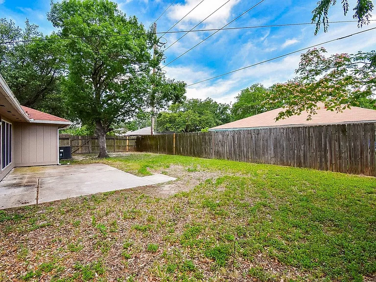 13430 Piney Oaks Dr — Photo 4