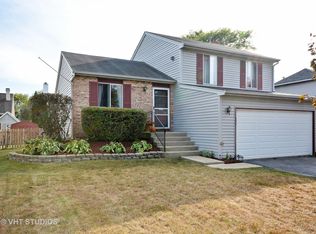 856 Howell Dr, Geneva, IL 60134