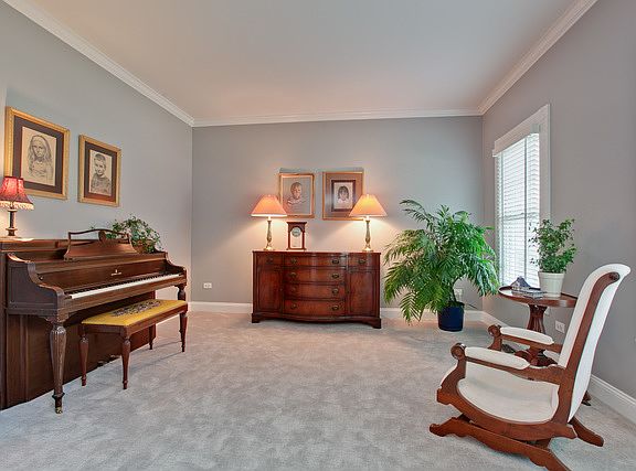 3rd image of 4485 Longmeadow Dr