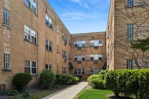 1711 W Estes Ave #1S