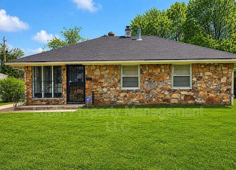 3266 Rochester Rd — Photo 1