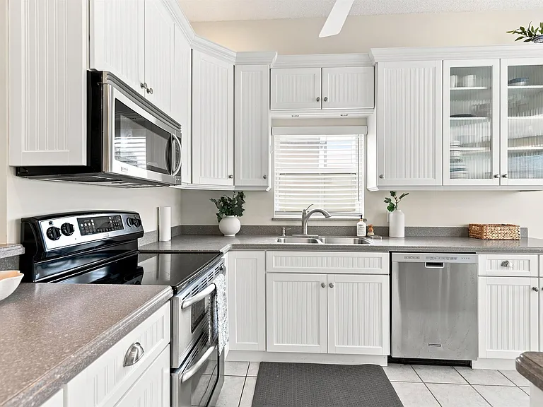 233 Kingston Dr — Photo 12