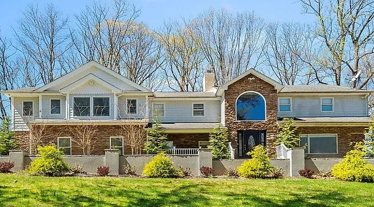 12 Georgetown Rd — Photo 1