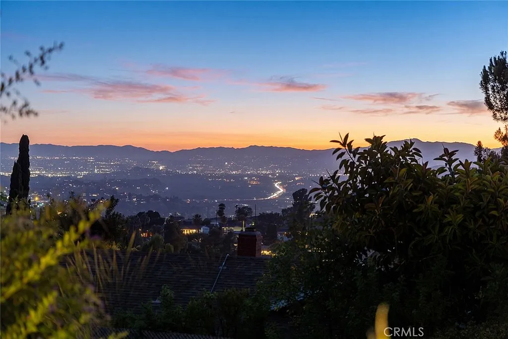 3 bed, 1656 sqft, $4,800 — Photo 1