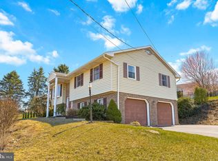 610 W Church Rd, Ephrata, PA 17522