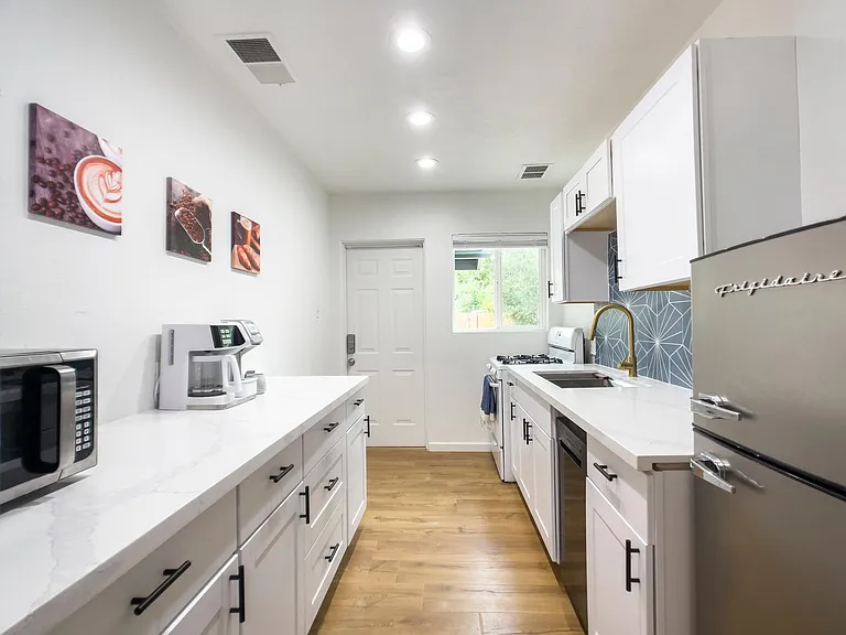 508 E Willetta St #2 — Photo 27