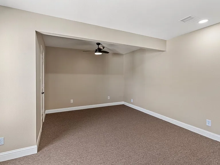 530 Oakdale Dr — Photo 11