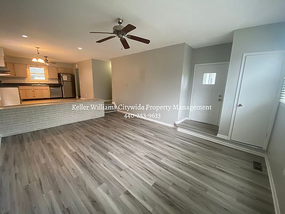 5th image of 241 Windsor Dr