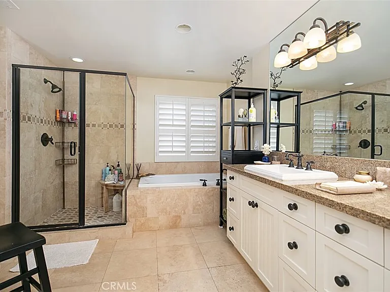 208 E Balboa Blvd — Photo 34