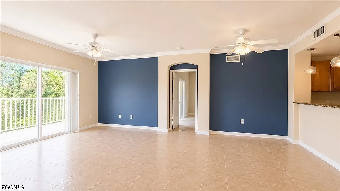 3 bed, 2.0 bath, 1394 sqft, $2,000 — Photo 4