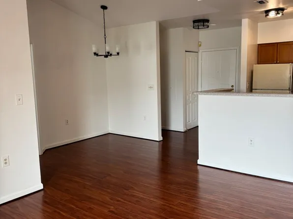 2204 Westcourt Ln APT 418, Herndon, VA 20170