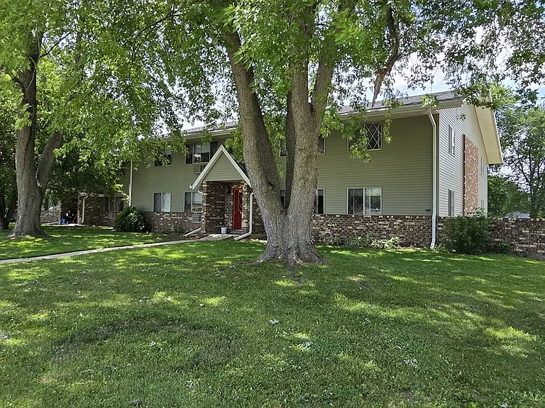 186 Morningside Dr #13 — Photo 2