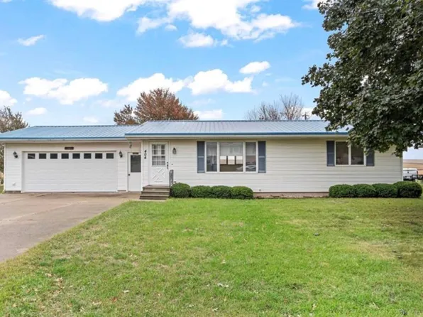 404 1st Ave, Keystone, IA 52249