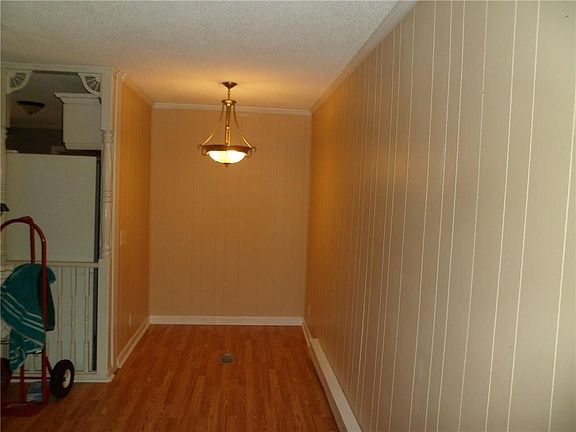5th image of 112 Woodland Ln