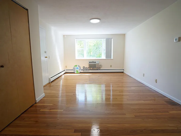 221 Babcock St — Photo 15