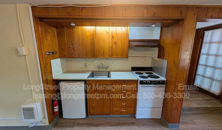 205 NW 11th St #5 — Photo 4