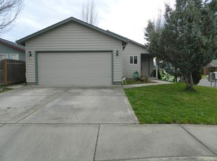 2241 SW Judy Ln, Grants Pass, OR 97526