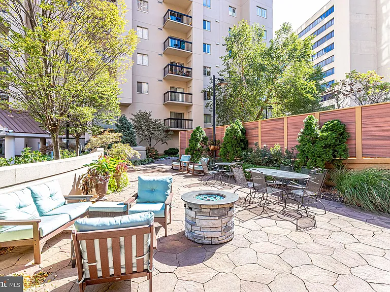 1211 S Eads St #1704 — Photo 37