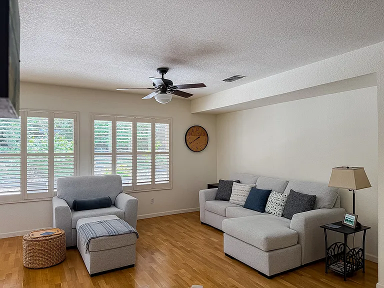 905 Dogwood Loop — Photo 3