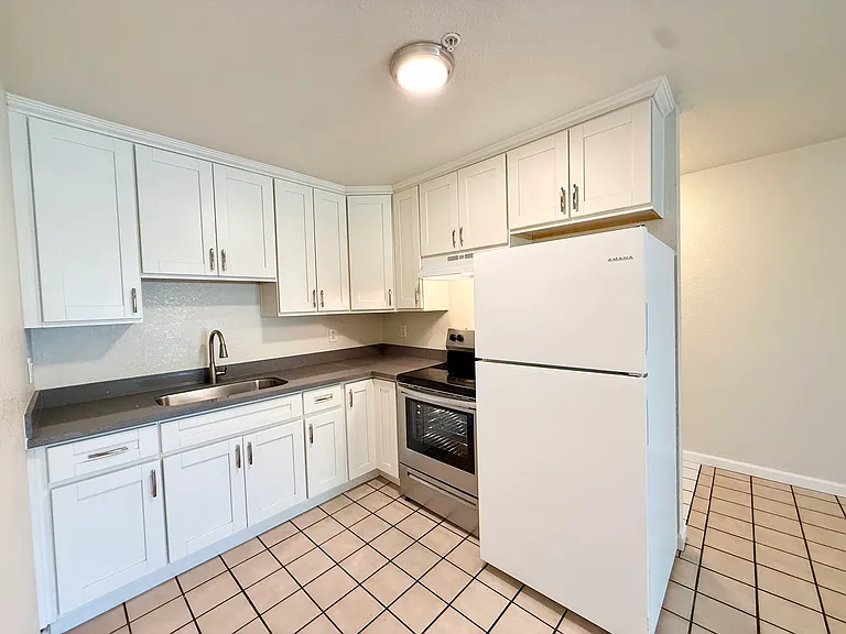 Dixon Landing Apartments — Photo 2