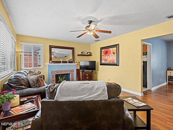 4th image of 4569 BIRCHWOOD Avenue