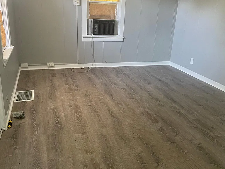 2711 W 1st Ave — Photo 2