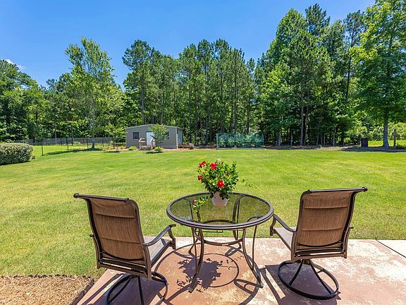 2nd image of 178 Arrowhead Dr
