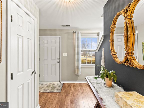 5th image of 3108 King Richards Ct S