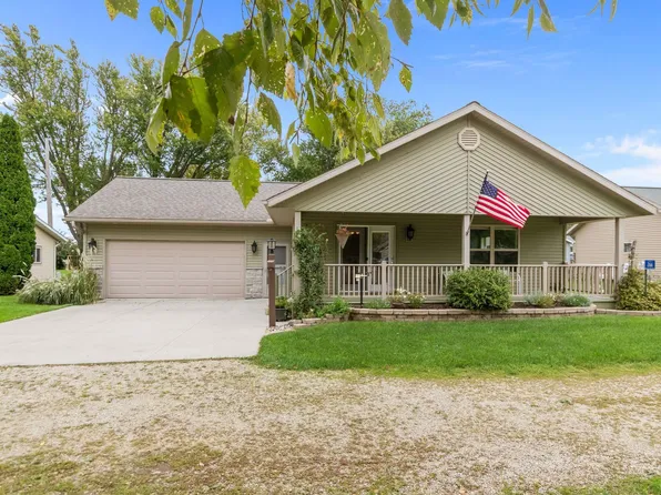 266 E Front St, Marquette, WI 53947