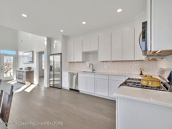 5th image of 100 Hedgerow Ln