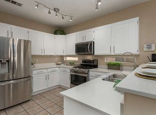 1402 Doucette Dr, Las Vegas, NV 89142