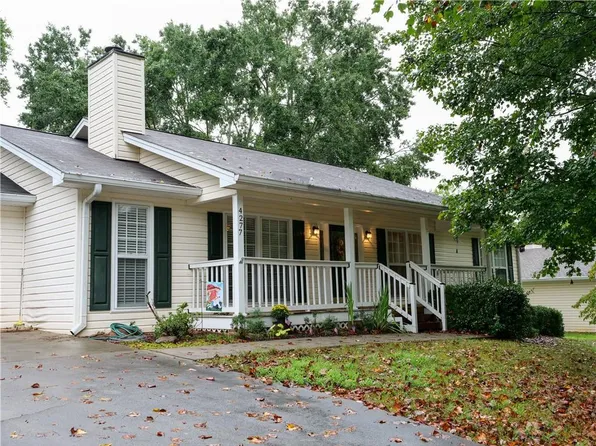 4277 Green Valley Dr, Gainesville, GA 30506