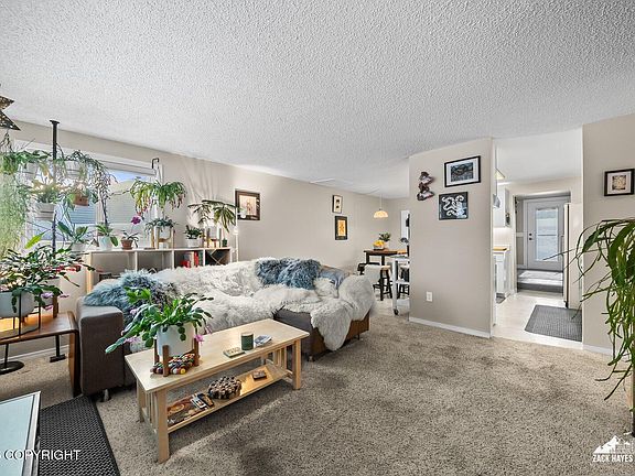 5th image of 1408 Elmendorf Dr