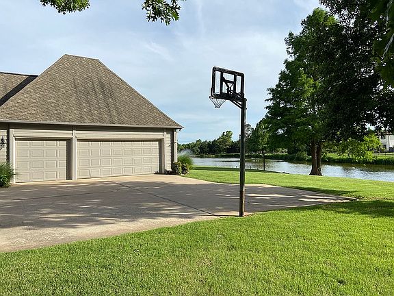 Large Three car Garage
