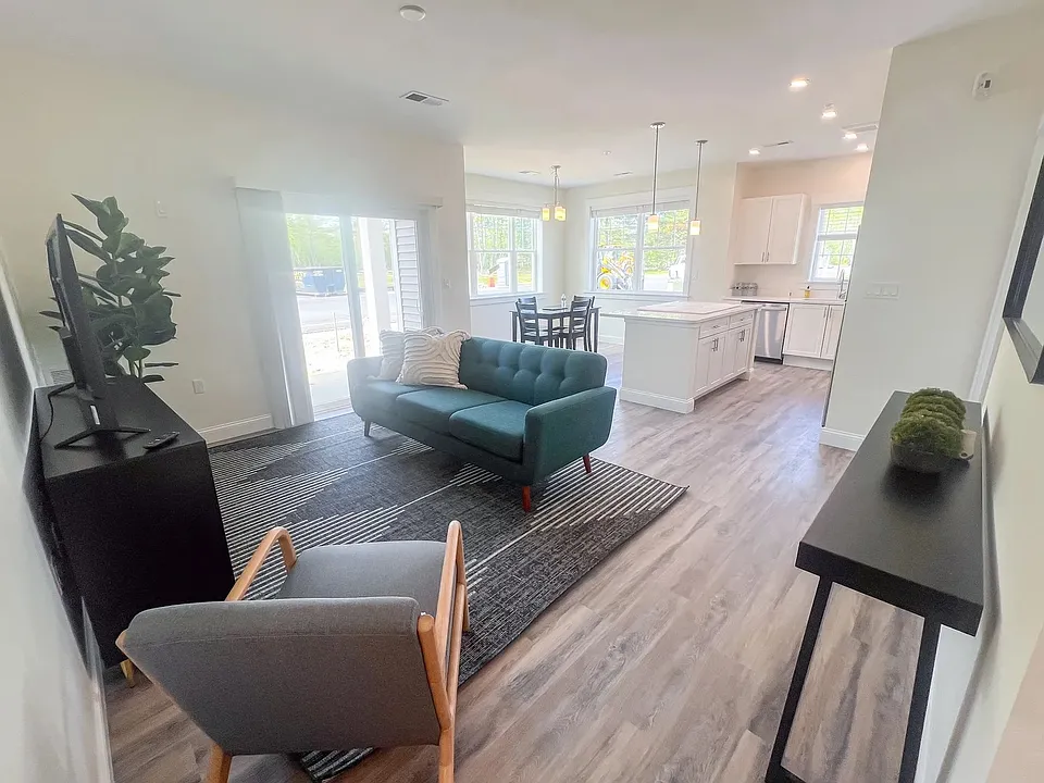 7 Tailwind Court