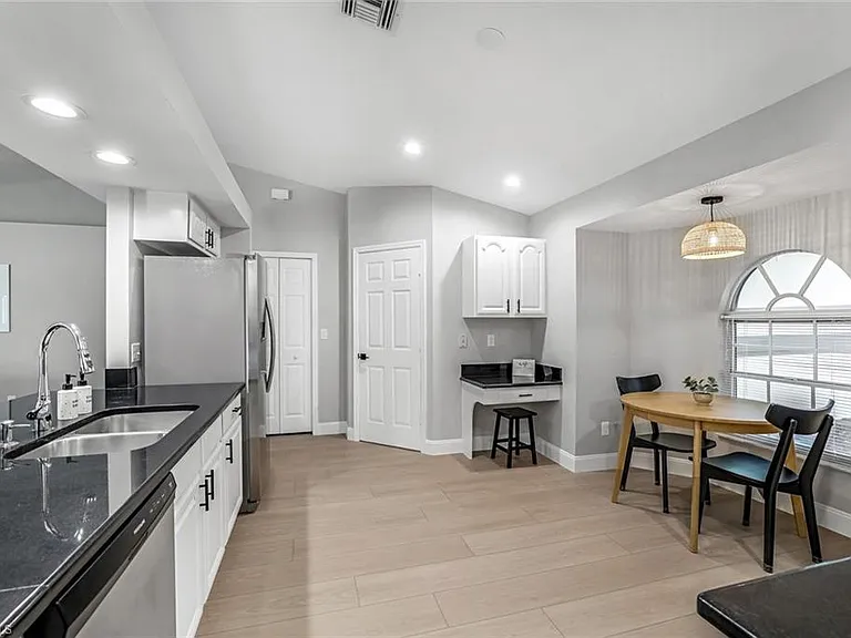 45 Wickliffe Dr — Photo 10