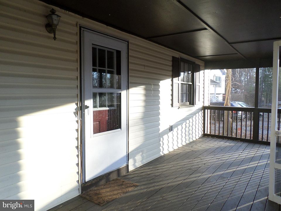 1st image of 605 Lake Caroline Dr